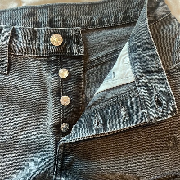 Levi’s jean shorts - Picture 6 of 7